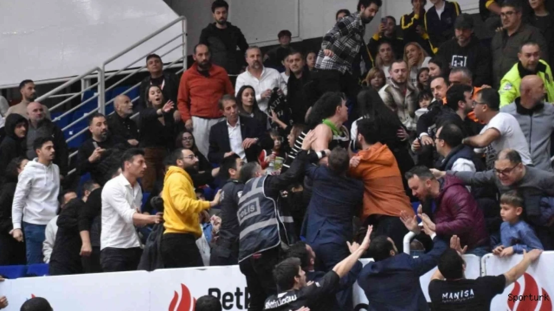 Aliağa Petkimspor - Manisa BB maçında tribünler boşaltıldı