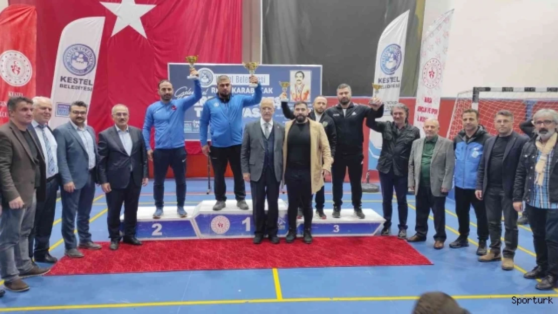 Bursa'da geleneksel Reşit Karabacak serbest güreş turnuvası yapıldı
