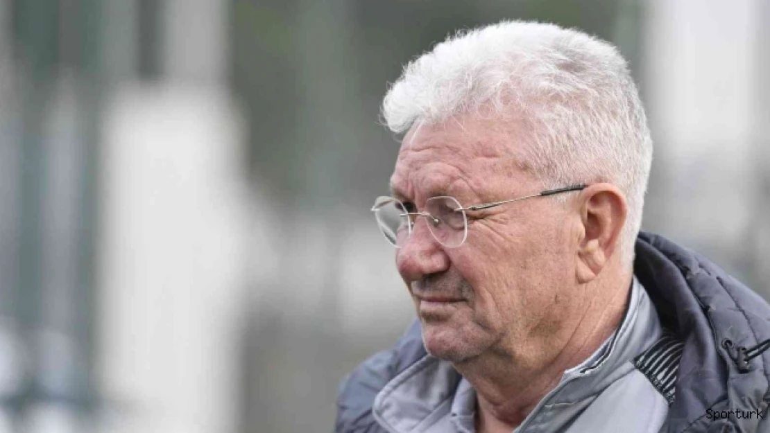 Bursaspor Teknik Direktörü İsmail Ertekin: &quotUmarım genç kardeşlerimiz bizi utandırmazlar"