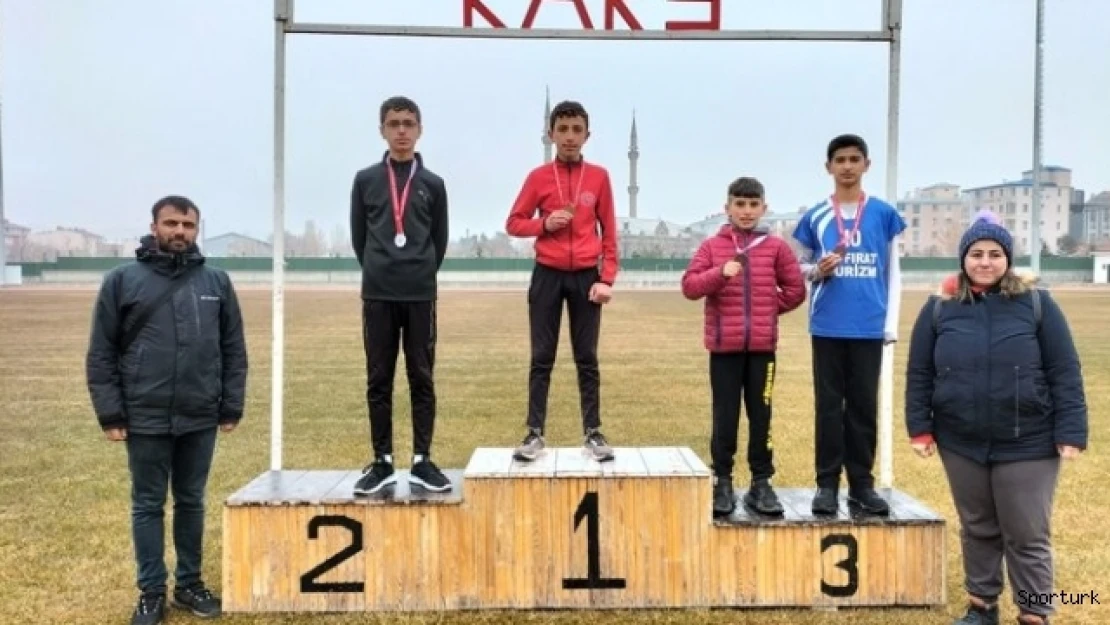 Digorlu atlet madalyaları topladı