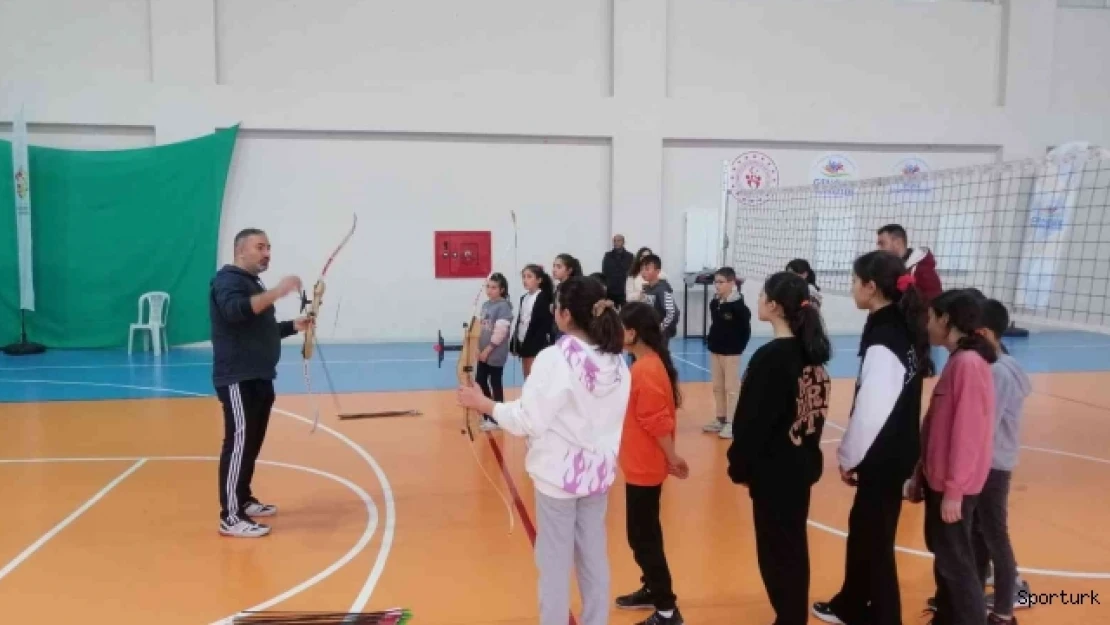 ERÜ Spor Bilimleri, Sivaslı öğrencileri misafir etti