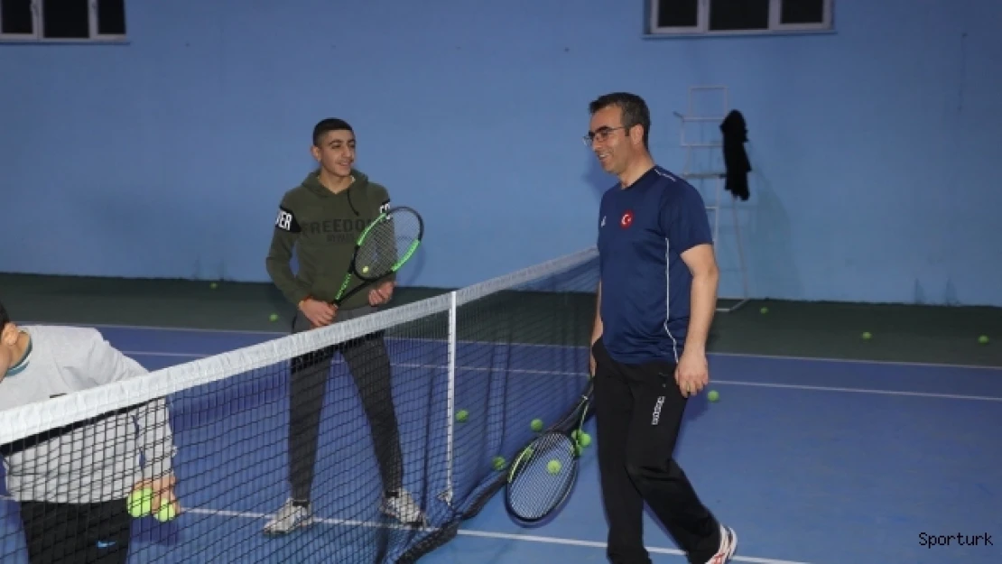 Gençlik Spor İl Müdürü Din, sporcularla antrenman yaptı