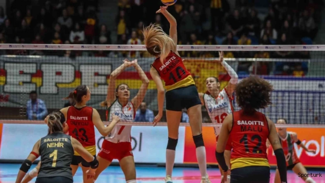 Göztepe Voleybol, deplasmanda lideri devirdi