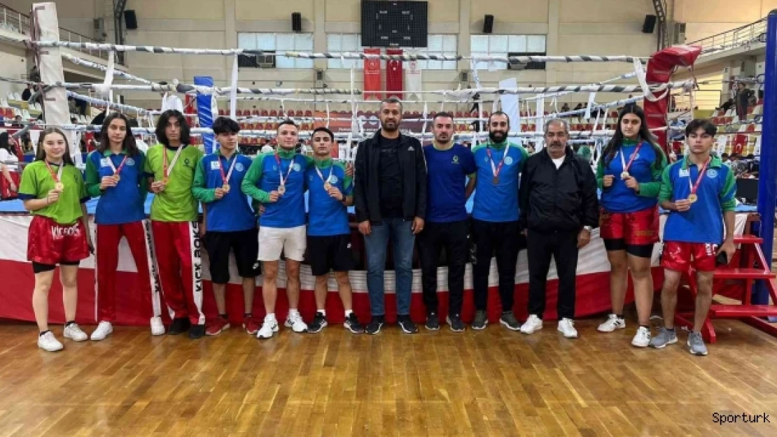 Her branştan madalyalarla döndüler