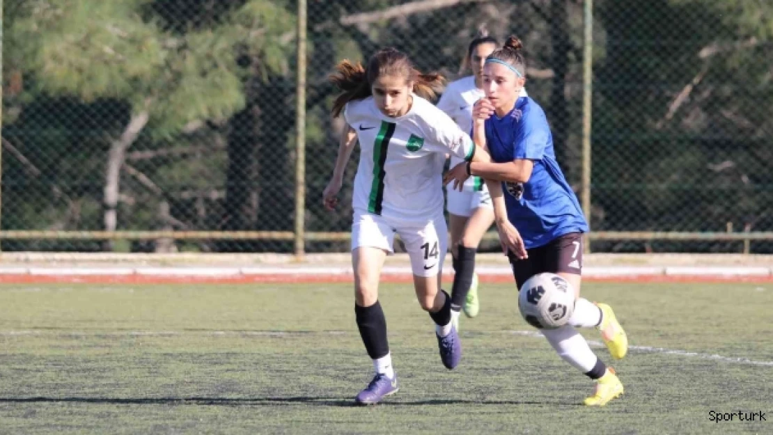 Horozkent'in kızları Bağcılar'ı geçemedi