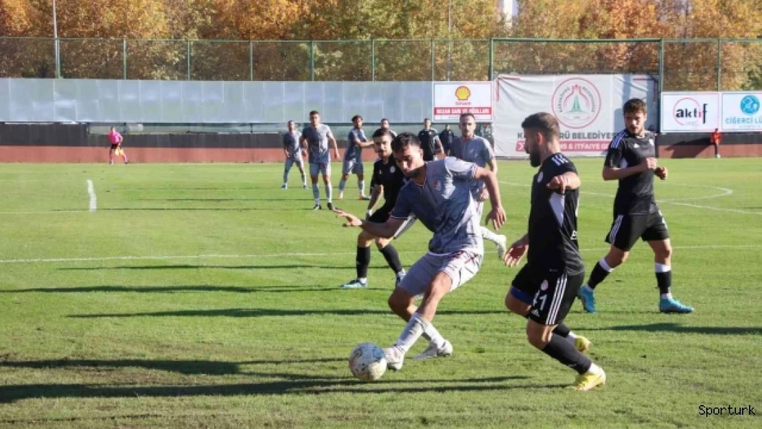 Karaköprü Belediyespor zirveye yürüyor