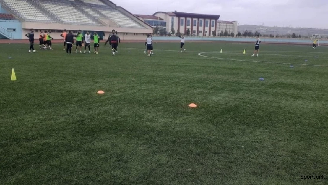 Kars 36 Spor, Derecik Spor hazırlıklarını sürdürüyor
