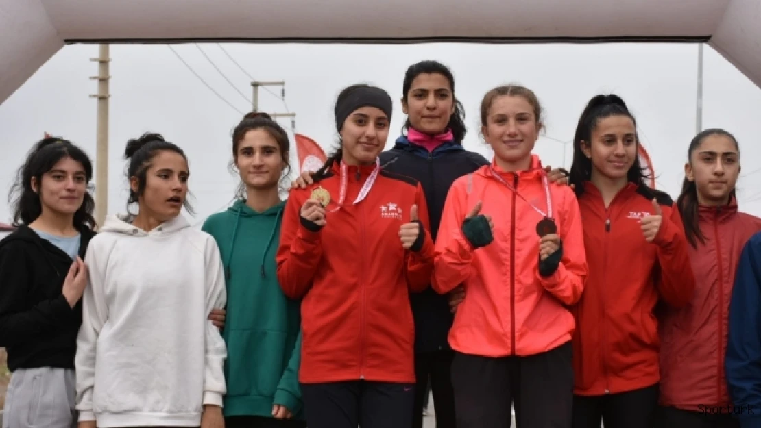 Karslı atletler Türkiye Şampiyonası katılacak