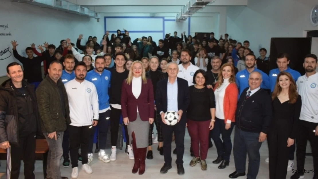 Nilüferli futbolcular öğrencilerle deneyimlerini paylaştı