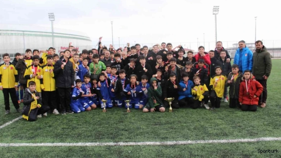Okullar arası futbolda şampiyonlar belli oldu
