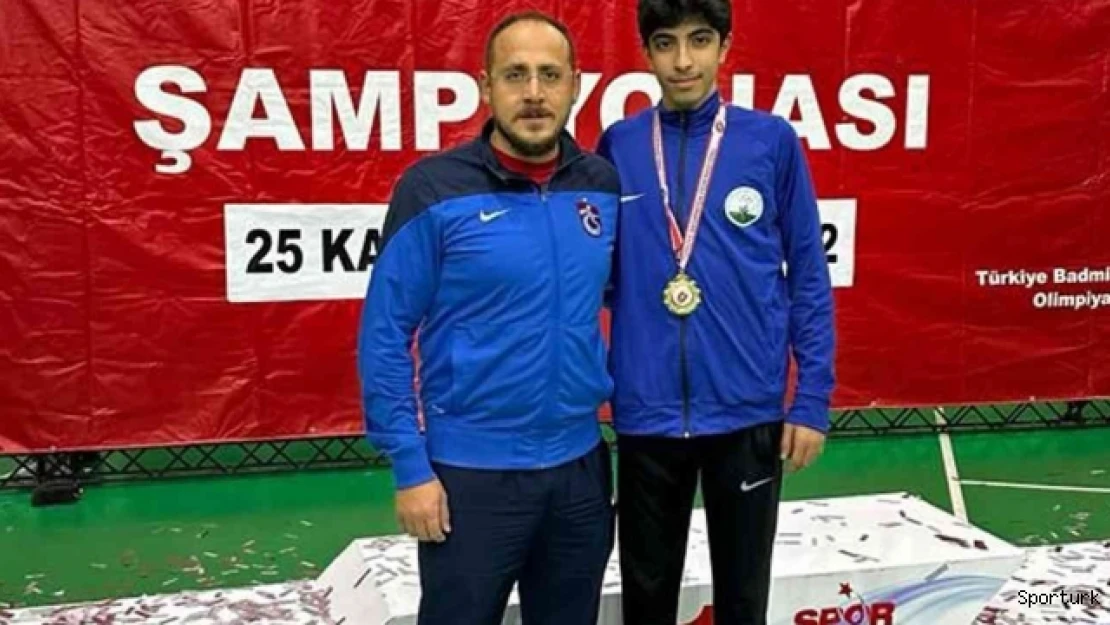 Osmangazili badmintoncudan altın madalya