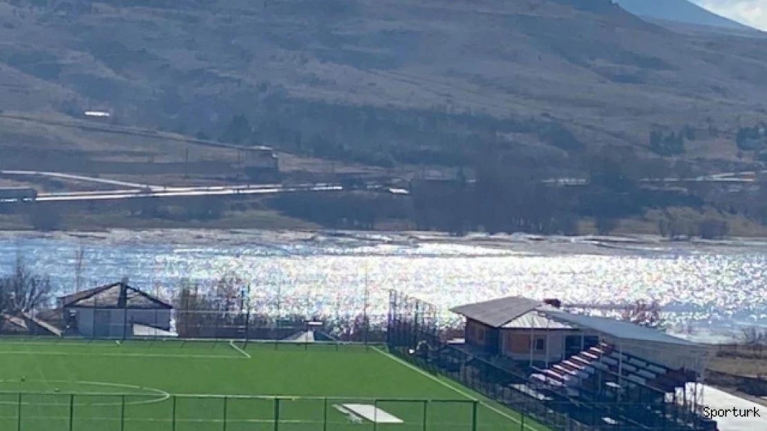 Pınarbaşı futbol sahası tamamlandı