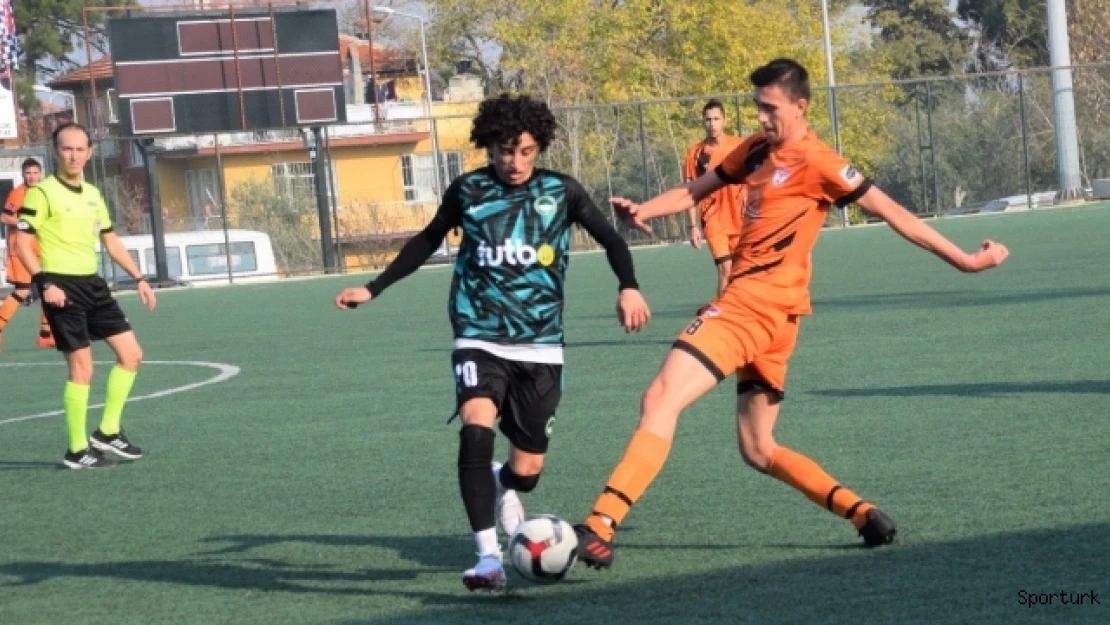 Yeşil Çivril Belediyespor yenilmezlik unvanını koruyor