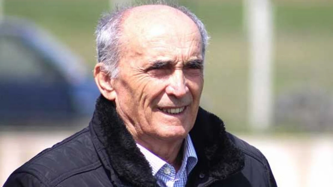 83'lük kurt hocanın takımı şampiyonluğa koşuyor
