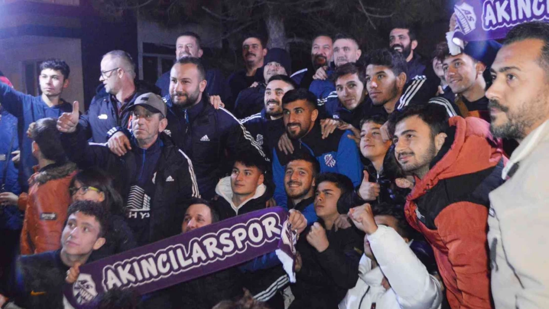 Akıncılarspor'a coşkulu karşılama