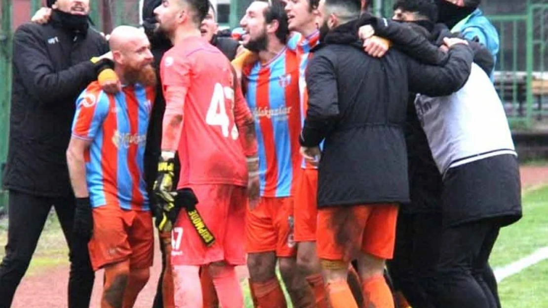 Alibeyköy zirveden inmiyor: 1-0