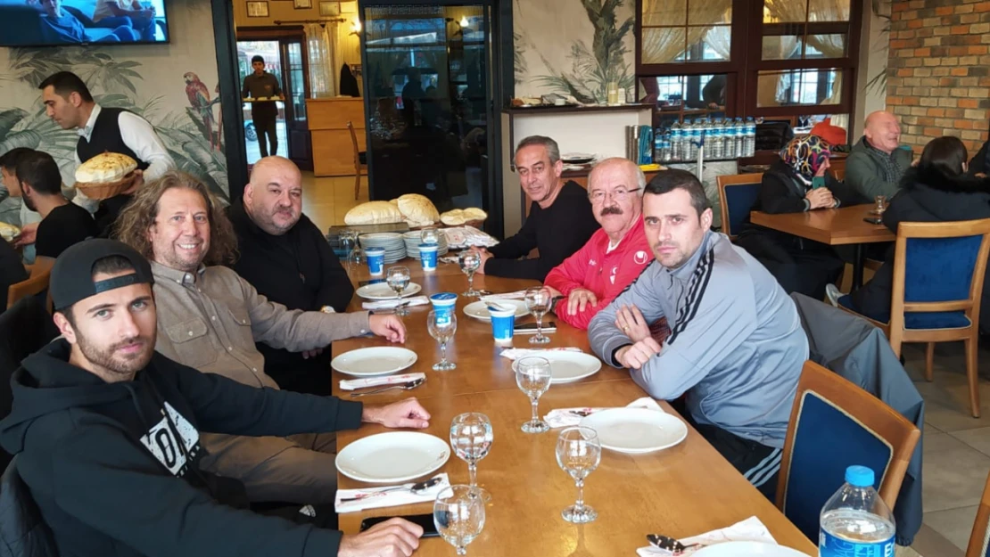 Alibeyspor'da galibiyet yemeği Babayiğit'ten