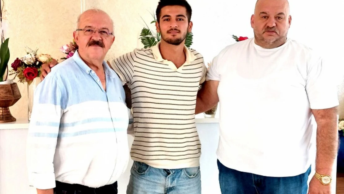 Alibeyspor'da Vedat Güler imzaladı