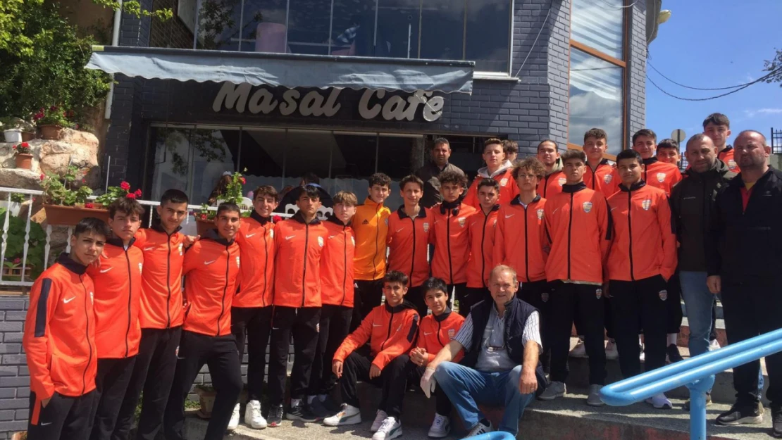 Beycilerspor'un kahvaltısı Cemil Akbacak'tan