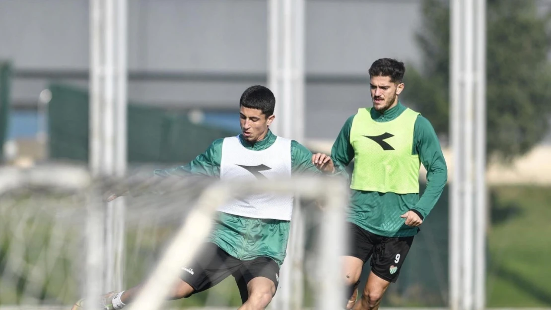 Bursaspor'da hücum ve savunma çalışması yapıldı