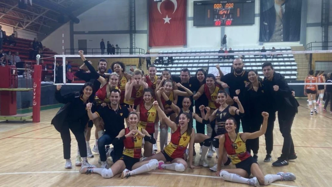 Göztepe Voleybol, Sakarya'dan mutlu ayrıldı