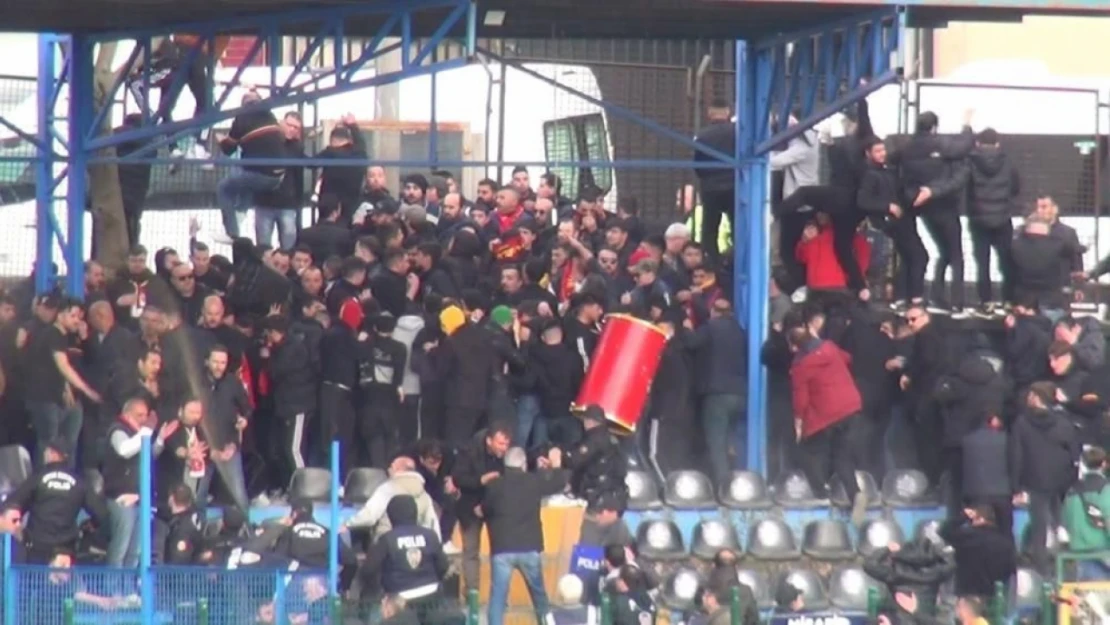 Hendek-Çorlu maçından sonra tribünler karıştı