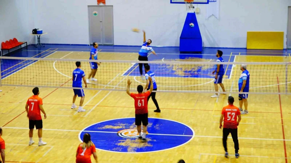 İlkadım Belediyesi Birimler Arası Voleybol Turnuvası başladı