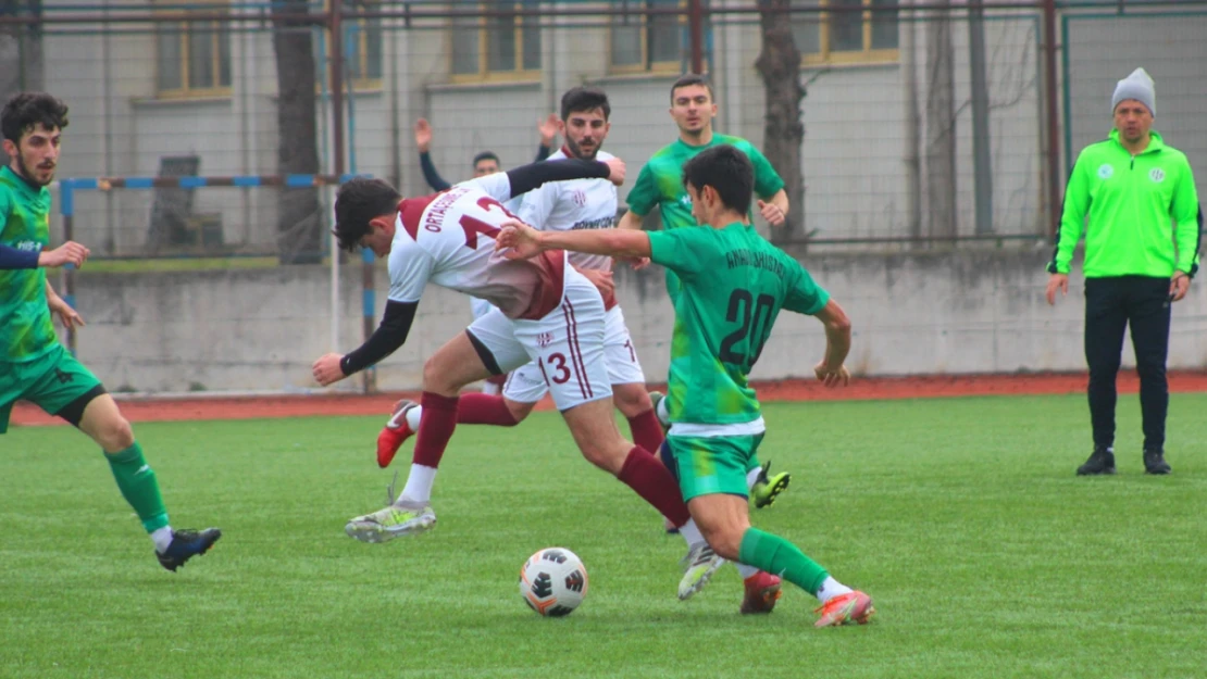 Ortaçeşme ile A.Hisarı eşitliği bozmadı 1-1