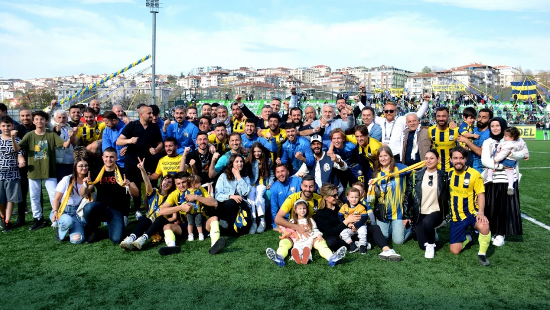 Şampiyon Küçükçekmece Sinopspor