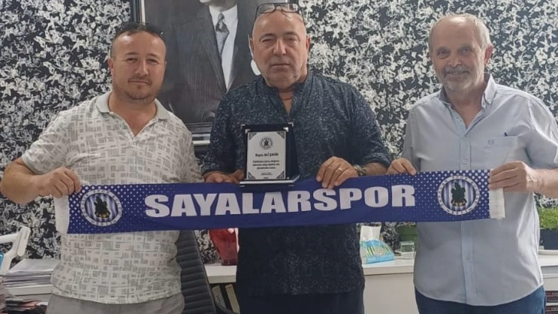 Sayalarspor başkanı Yılmaz'dan Ali Şahin'e teşekkür plaketi