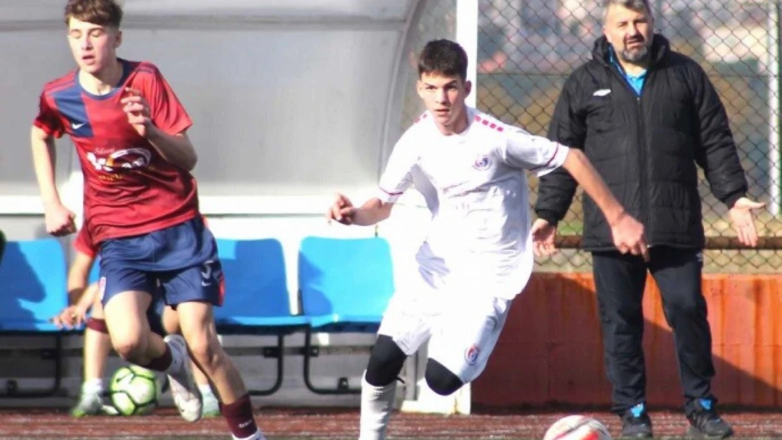 Silivri'nin U-15'leri de farklı 2-0