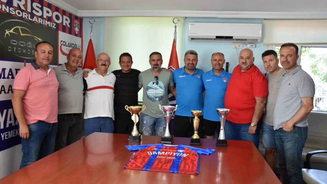 Silivrispor'un şampiyonluk kupaları geldi