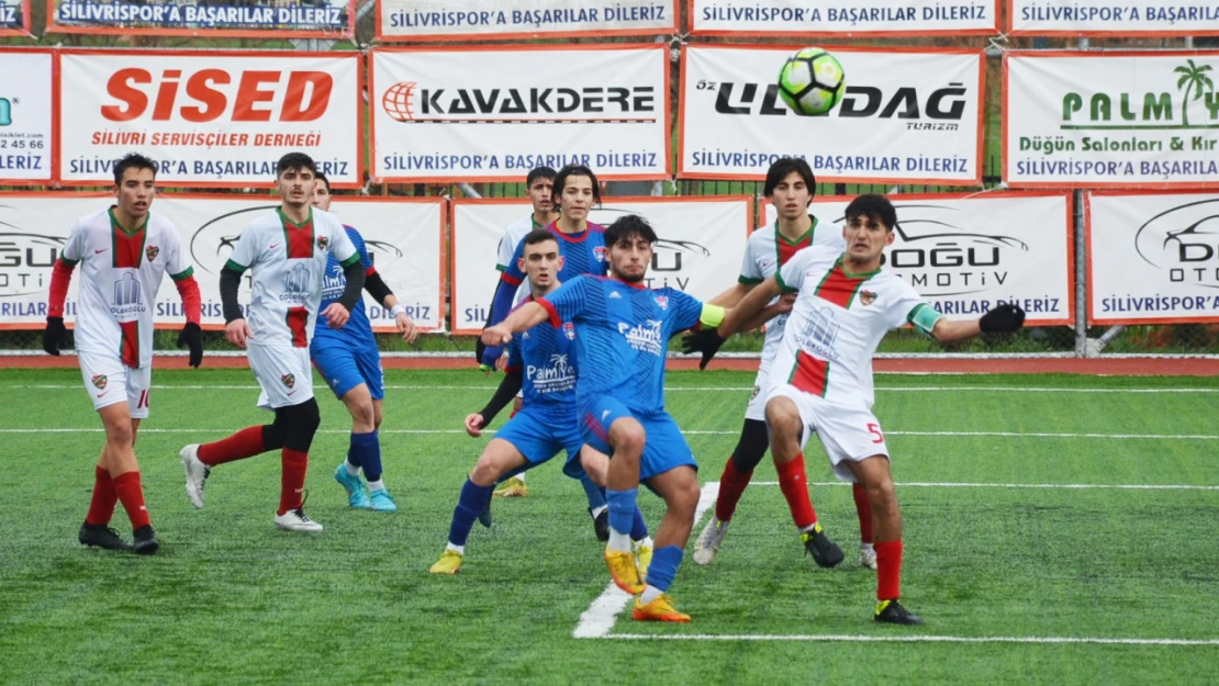 Silivrisporlu gençlerin liderliği sürüyor 4-1