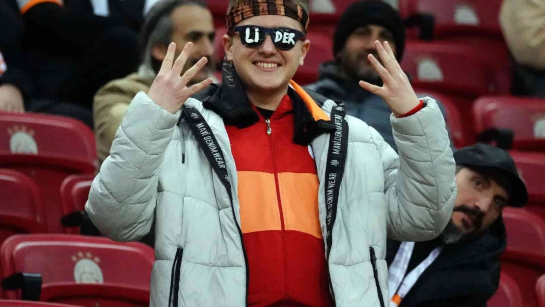 Spor Toto Süper Lig: Galatasaray: 1 - İstanbulspor: 0 (Maç devam ediyor)