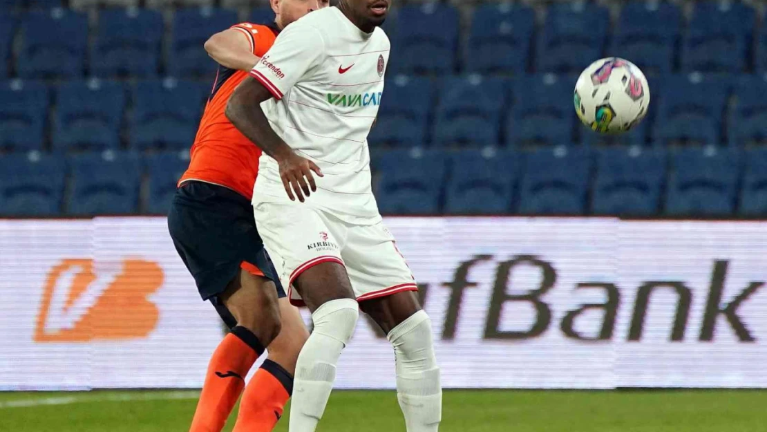 Spor Toto Süper Lig: Medipol Başakşehir: 2 - Antalyaspor: 0 (Maç sonucu)