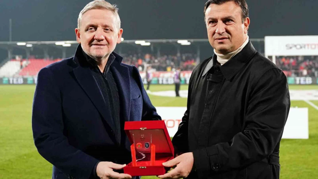 Spor Toto Süper Lig: Ümraniyespor: 1 - Medipol Başakşehir: 1 (Maç devam ediyor)