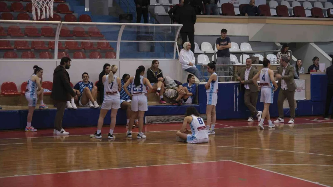Türkiye Kadınlar Basketbol Ligi'nde İzmit Belediyespor hükmen galip