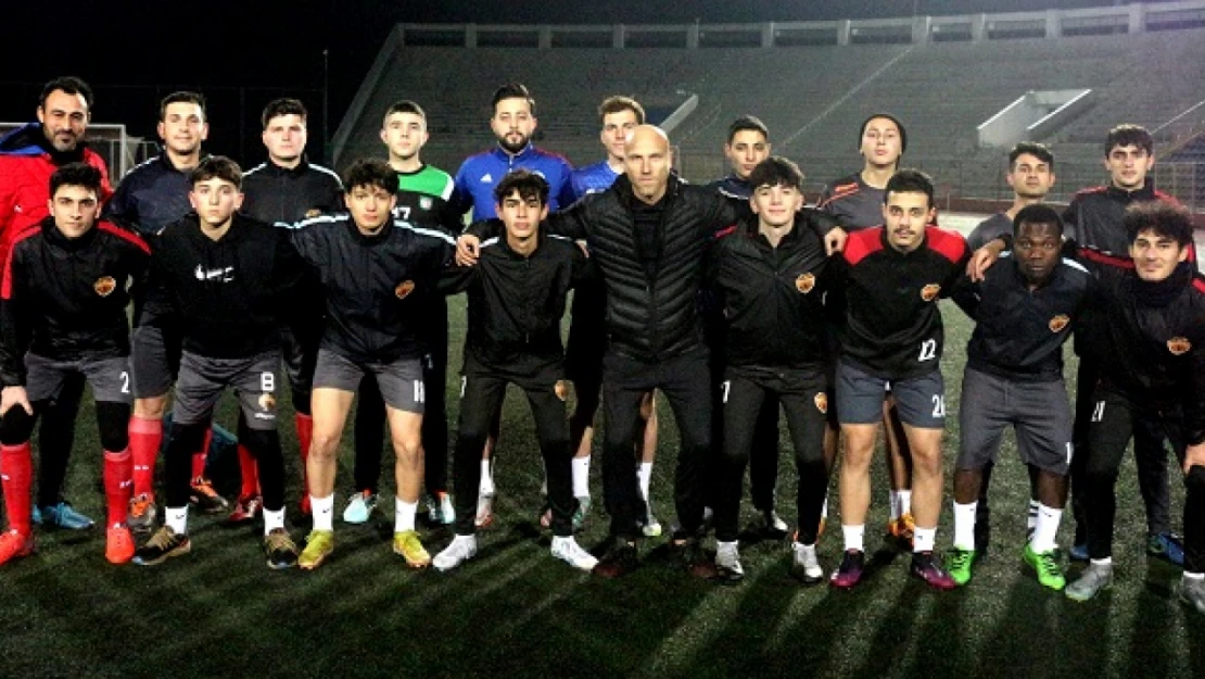 Üstün Futbol sezonu açtı