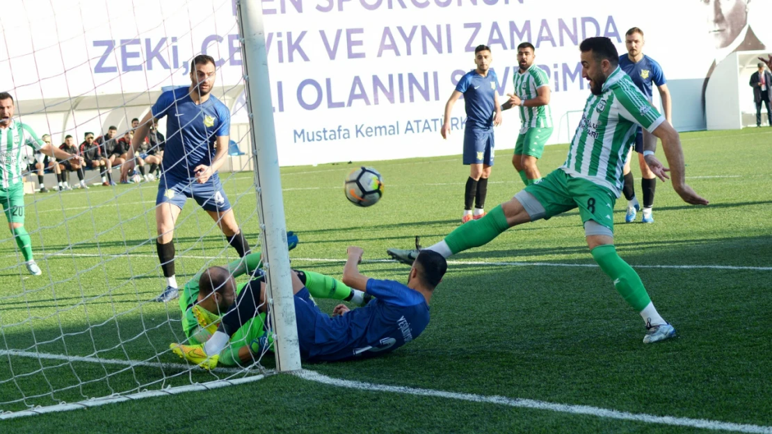 Yeşilova Esnafspor'da üç güzel gol 3-0