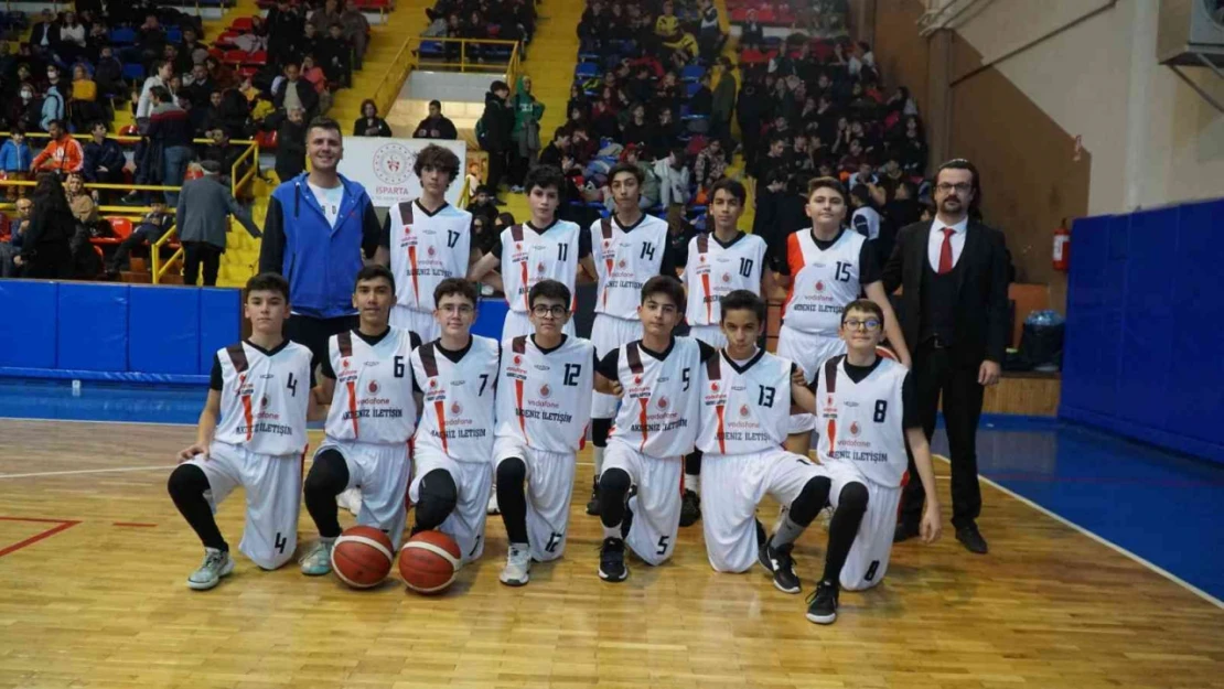 Yıldız Erkekler Basketbolda Nazmiye Demirel şampiyon