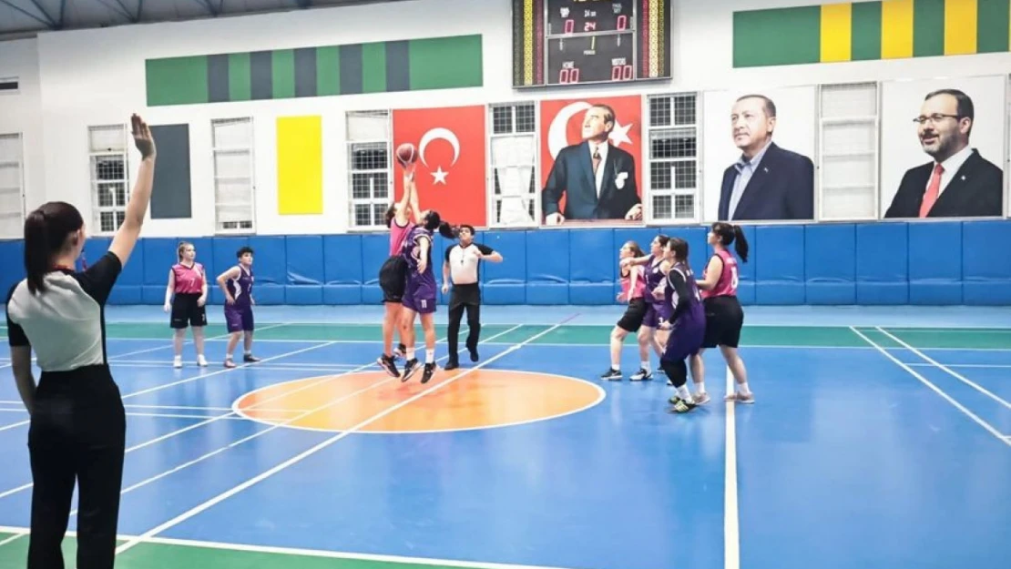 Yurtlar arası turnuva maratonunda şampiyonlar ödüllerine kavuşuyor