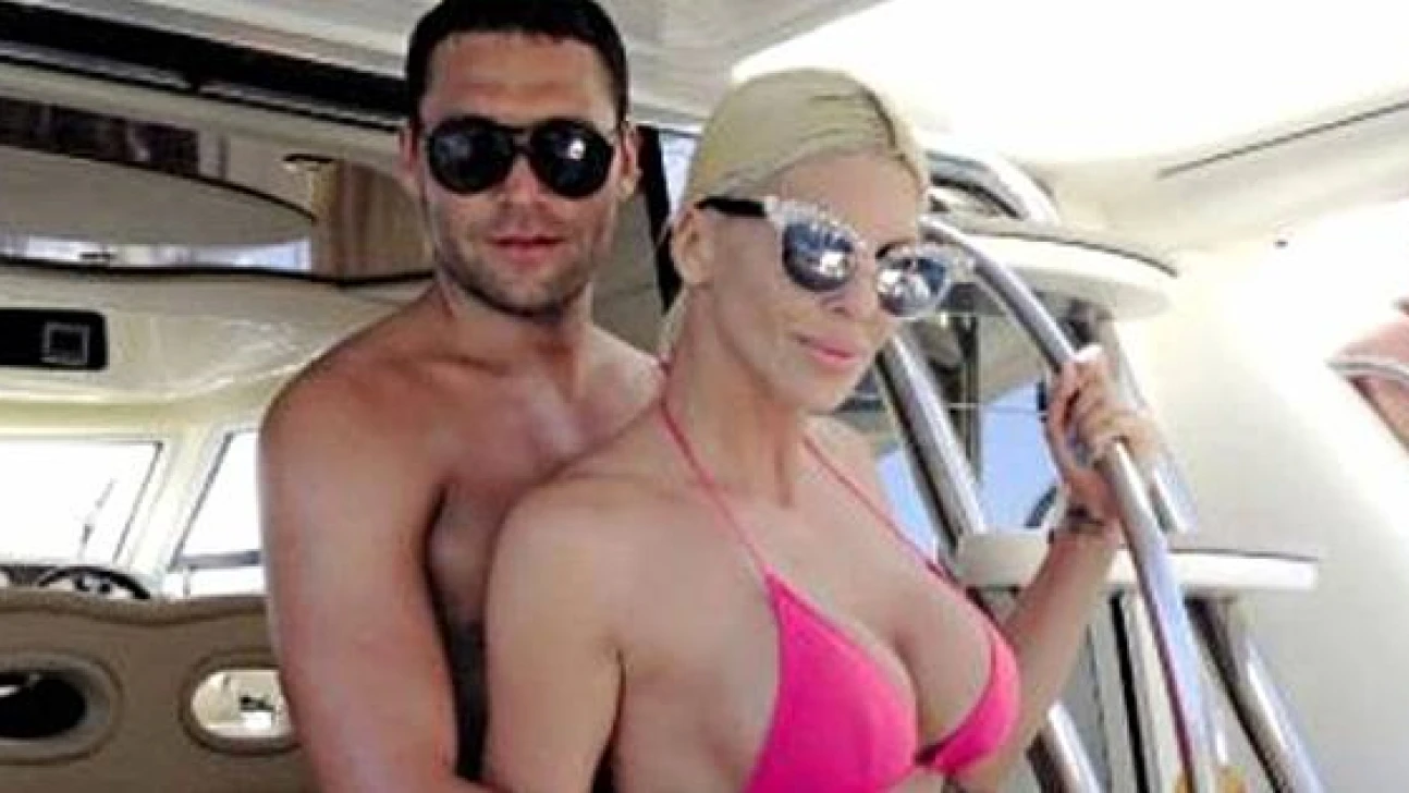 Eşiyle aralarındaki buzları eriten Dusco Tosic, kesenin ağzını açtı