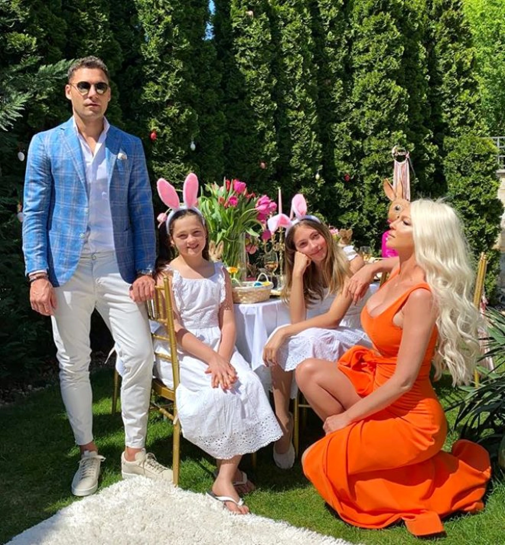 Eşiyle aralarındaki buzları eriten Dusco Tosic, kesenin ağzını açtı