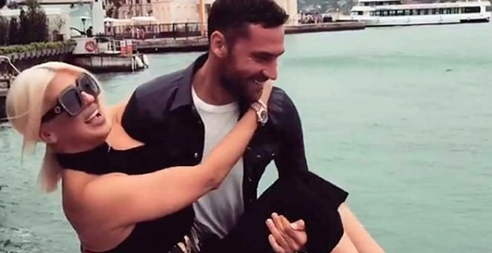 Eşiyle aralarındaki buzları eriten Dusco Tosic, kesenin ağzını açtı