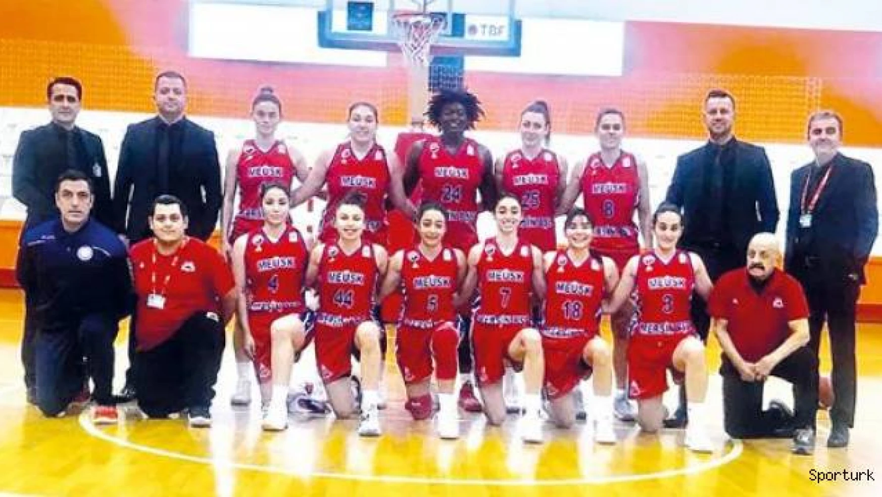 Büyükşehir, Çeşme Basketbol'u deplasmanda 79-76 yendi