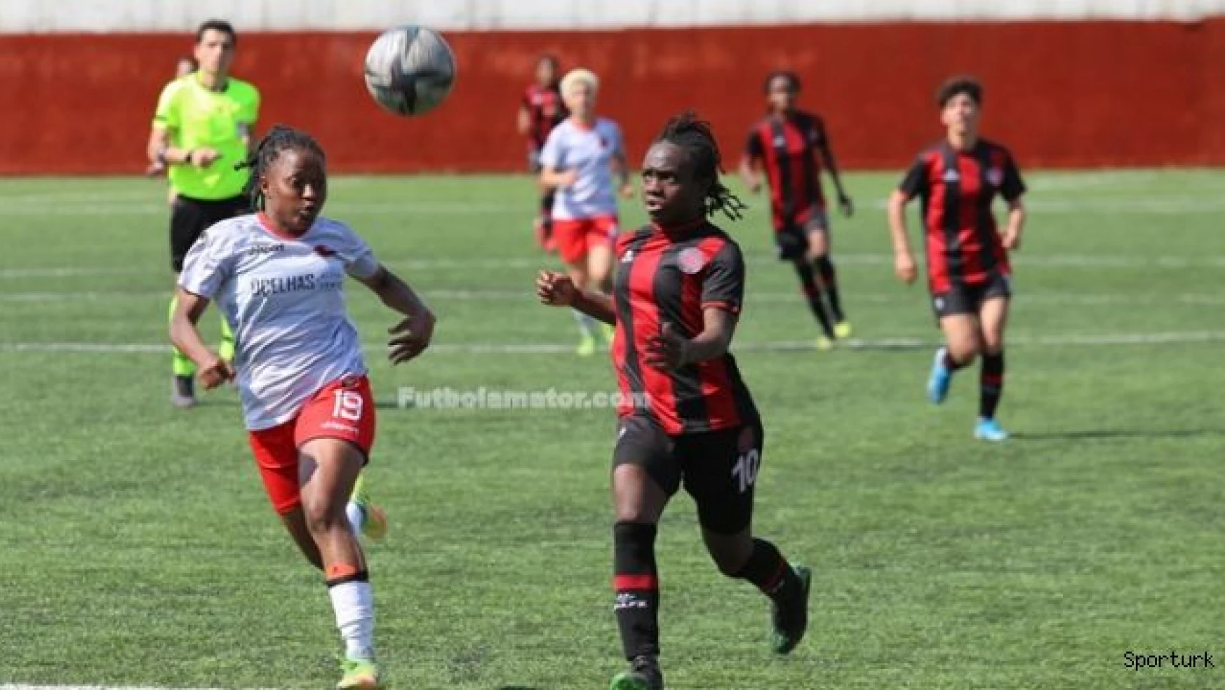 Fatih'in iki Kadın takımının ilk maçında kazanan çıkmadı