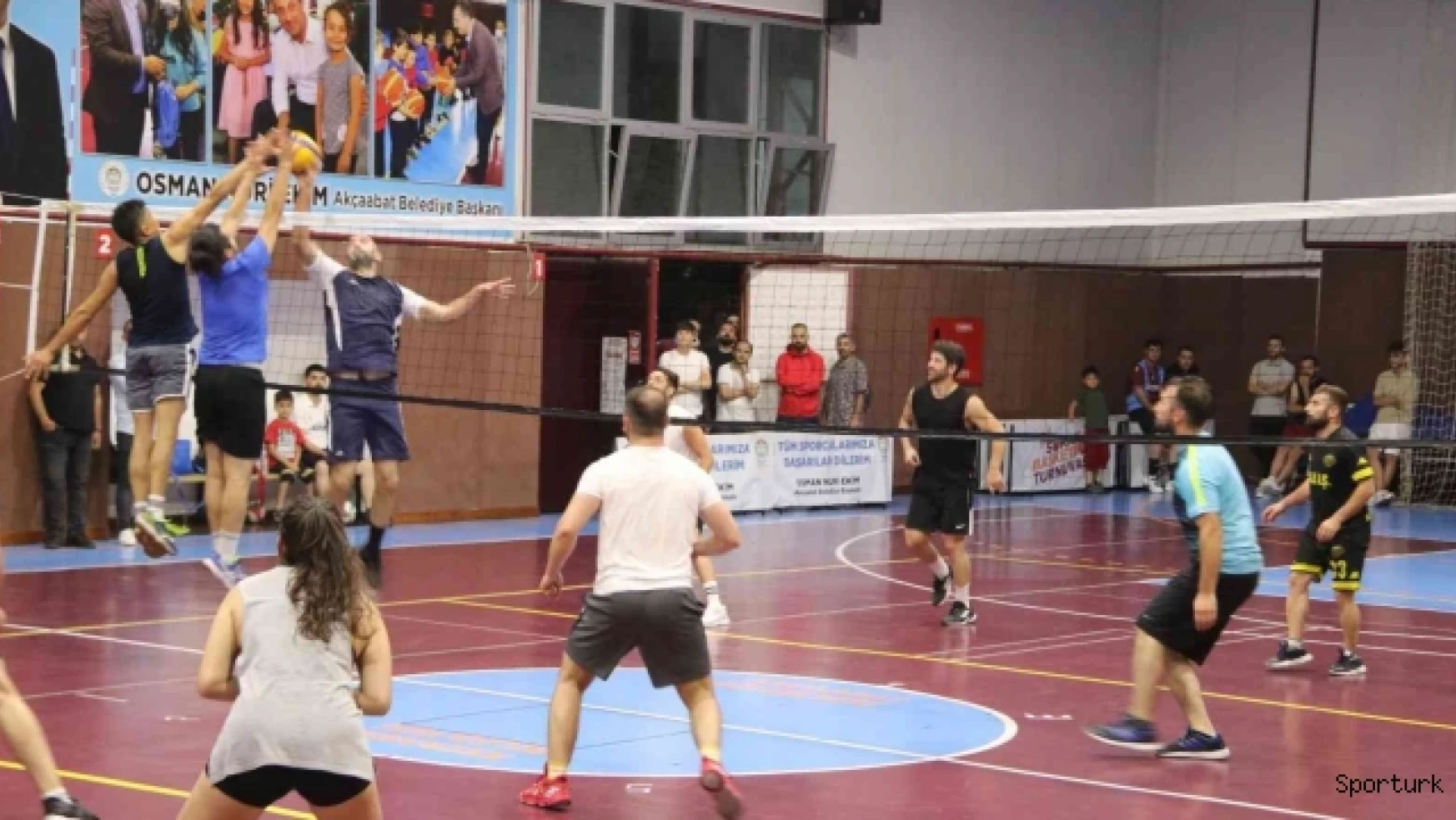 Akçaabat'ta Voleybol turnuvası sona erdi