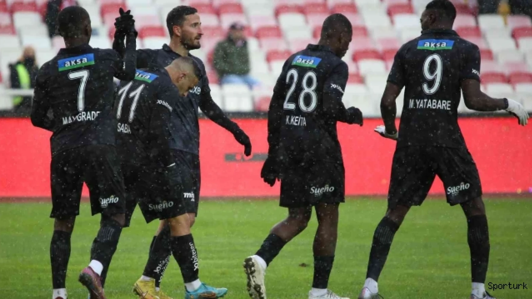 Sivasspor'da Erdoğan Yeşilyurt gol sayısını 3'e çıkarttı