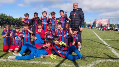 Yılmaz Lise Futbol Akademisi Başarılarıyla Göz Dolduruyor