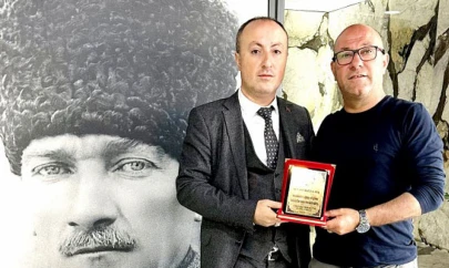 Gümüşyakaspor'dan Cemil Kızılkaya'ya Teşekkür Plaketi